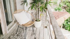 Tips Mengubah Balkon Rumah Jadi Taman Sederhana