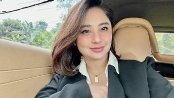 Talking To Maia Estianty, Dewi Perssik Admits That She Had A Conflict With Angga Wijaya's Parents