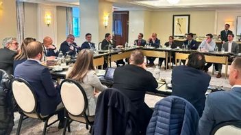 세계 투자자들 앞에서 인도네시아 은행 총재는 RI 정책이 