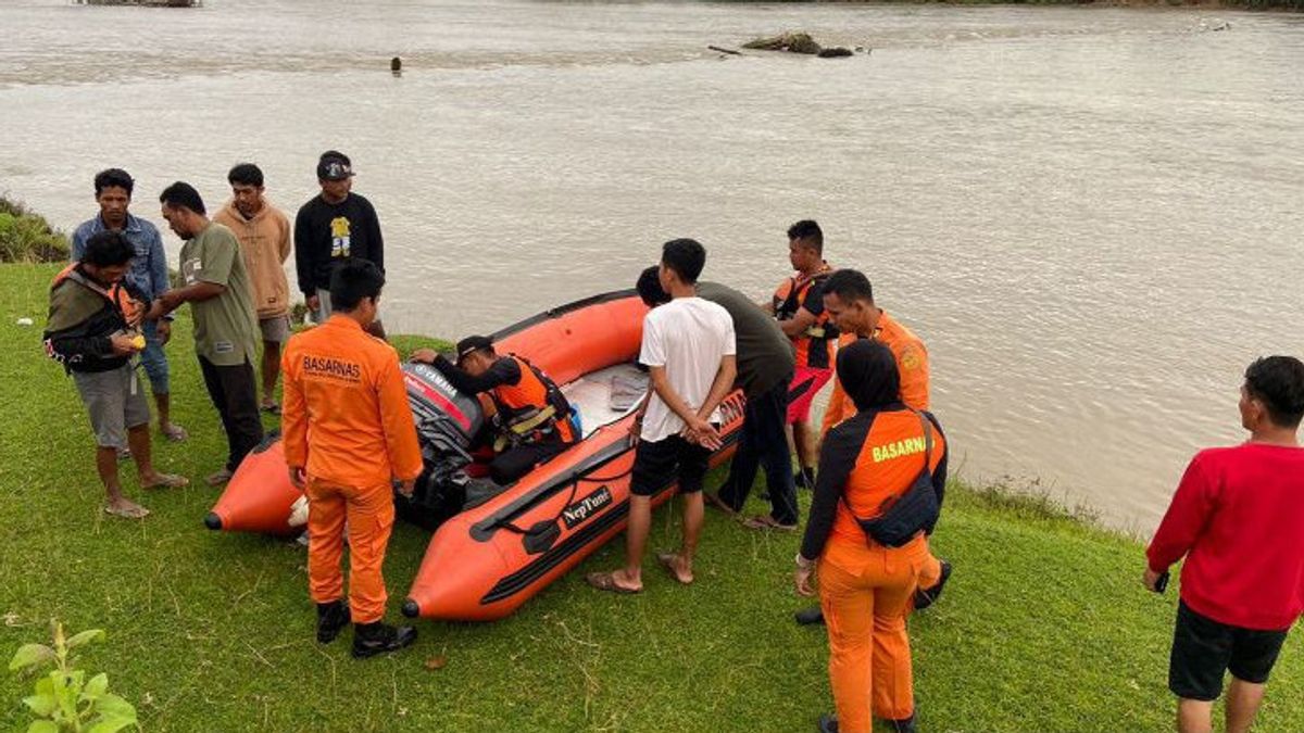 Teenagers Lost When Crossing The Bengkulu Seblat River, Basarnas Down Falls 8 Members