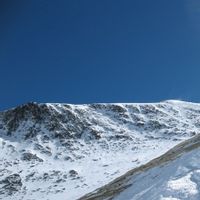 Sherpa Veteran Buka Jalur Pendakian Puncak Everest untuk  Musim Semi 2026