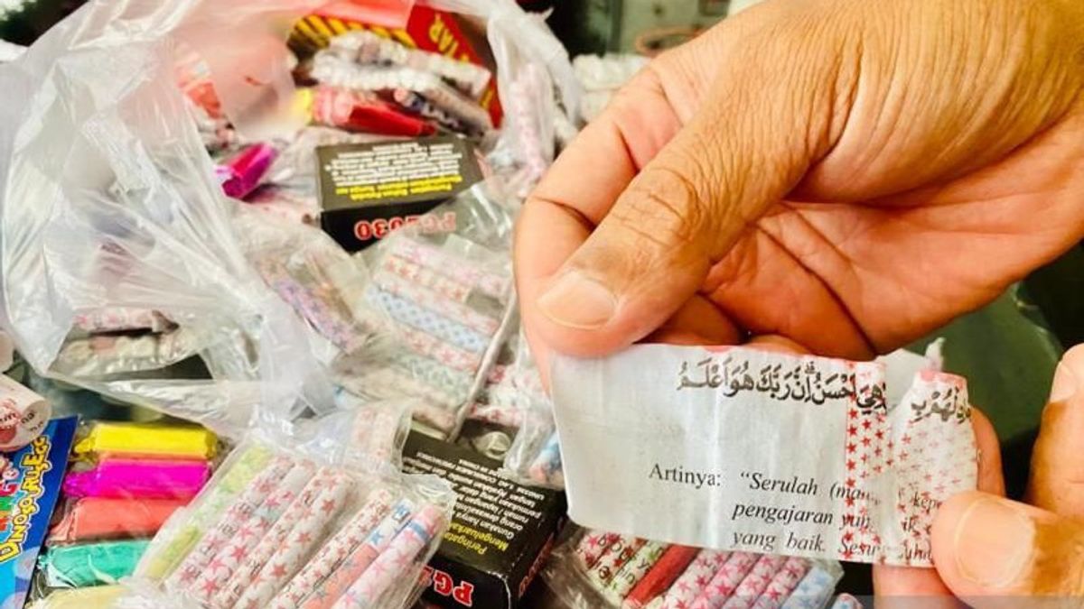 Satpol PP Temukan Petasan Diduga Dibalut Ayat Al-Qur'an yang Dijual Pedagang di Aceh Barat