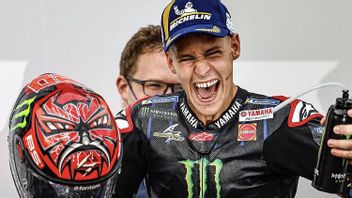 Manis Banget! Usai Naik Podium di MotoGP Mandalika, Quartararo Mampir ke Bali dan Traktir Anak-Anak Makan Es Krim