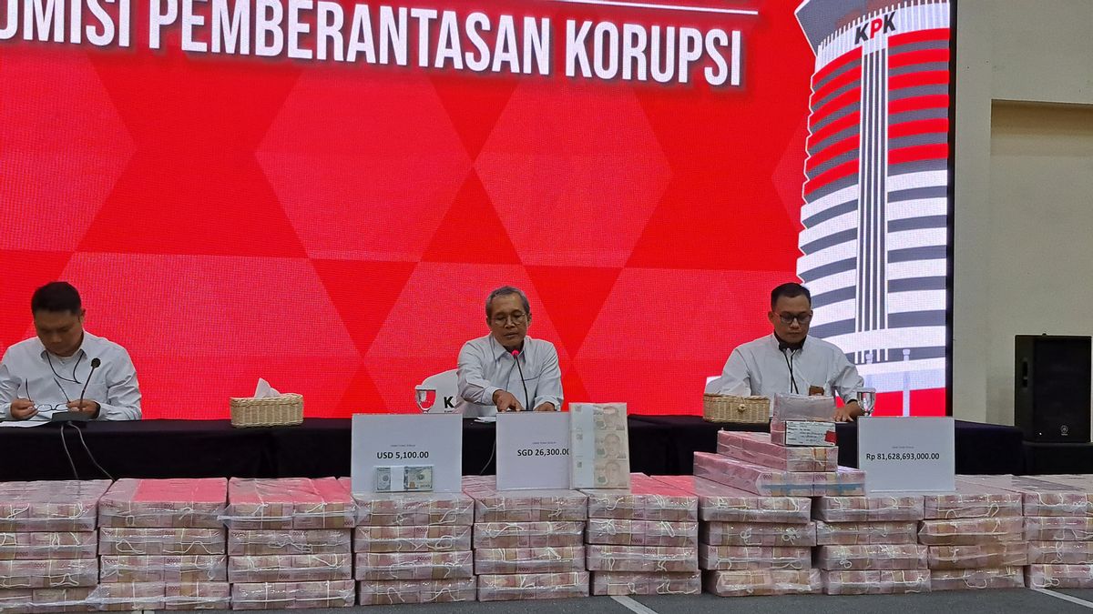 KPK Pamerkan Duit Rp81,6 M Hasil Pencucian Uang Lukas Enembe