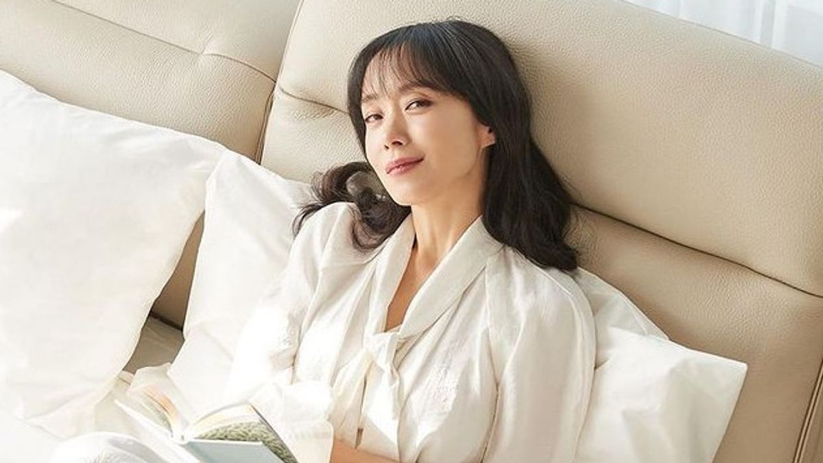 Portrait Of Jeon Do Yeon, Beautiful Senior Actress At Drakor Hits Crash Course In Romance