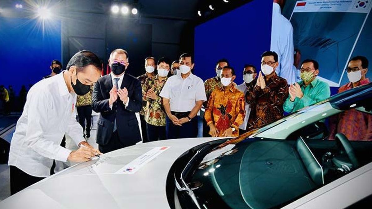 The President Inaugurates Electric Car Factory, PLN Ready To Provide 24,720 General Electric Vehicle Charging Station Until 2030
