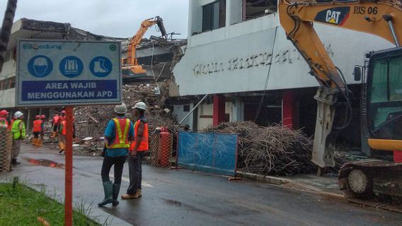 Antara Perobohan Gedung GBB dan Memori Terkenang di Dalamnya