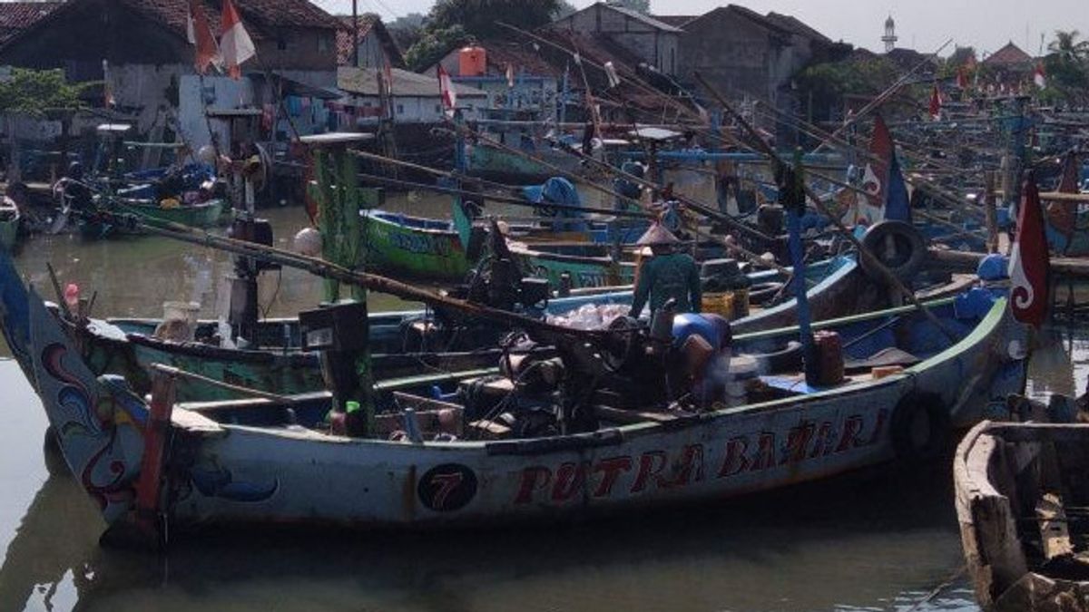 Pour Les Pêcheurs De Jepara, Ne Refusez Pas Si On Leur Dit D’utiliser Des Bouées