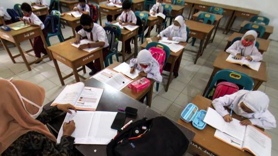 Total 205 Guru dan Pelajar Terpapar COVID-19, 9 Sekolah di Sumut Setop Pembelajaran Tatap Muka