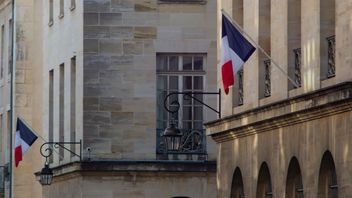 France Approves Bill Banning Social Media for Children