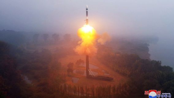 北朝鮮は昨日、世界最強の戦略ミサイルを発射したファソン19号の新ICBMを主張している