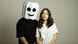 Jadi Fenomena di Dunia Maya, Fantomel dan Kate Linn Rilis <i>Dame Un Grr</i>