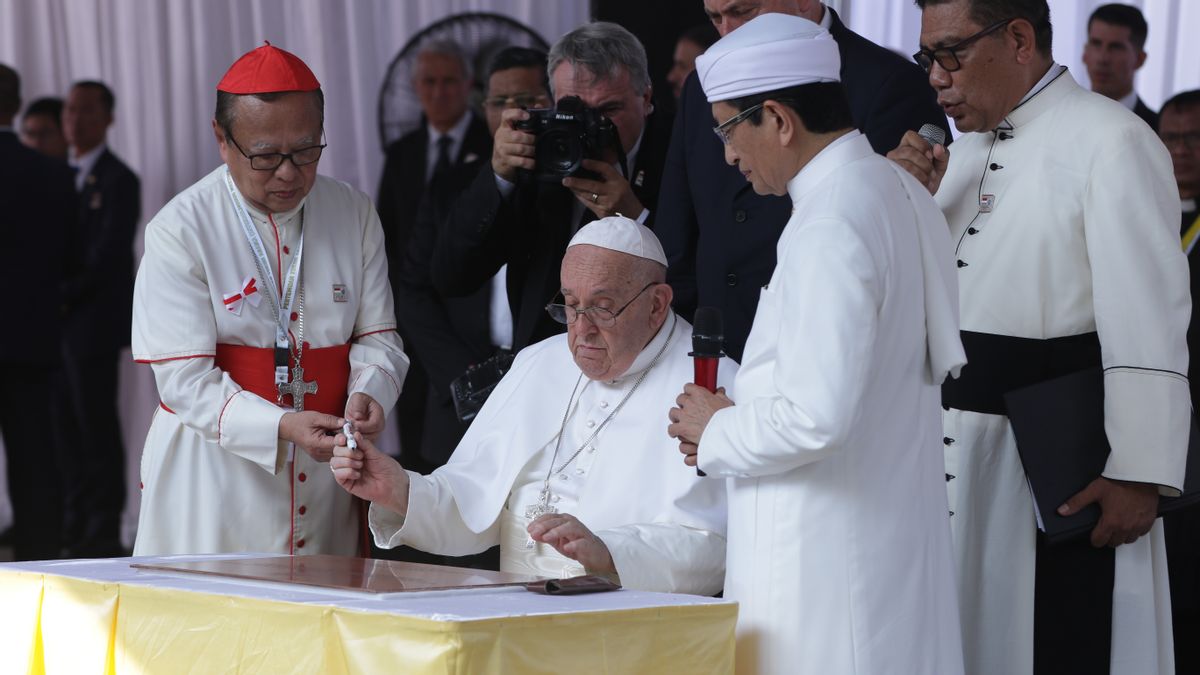 Le pape François Values de la mosquée d’Istiqlal et de l’église cathédrale adjacentes à la preuve de modération religieuse en Indonésie