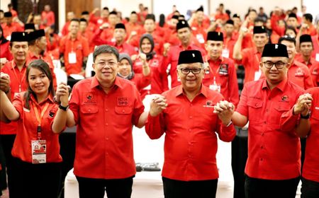 Hasto Sampaikan Pesan Bu Mega Saat Buka Rakerda PDIP di Sumbar: Jangan Pernah Kehilangan Semangat