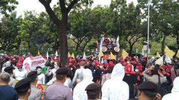 DKI Wagub Riza Patria Demande Aux Entrepreneurs De Se Conformer Aux Règles D’augmentation De L’UMP Jakarta