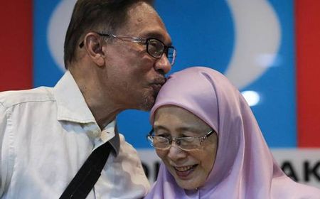 Jatuh Bangun PM Malaysia Anwar Ibrahim dan Kesetiaan Sang Istri, Wan Azizah