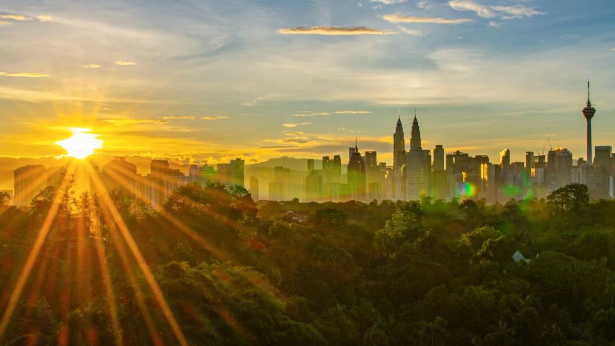 Man In Malaysia Dies Of Heat