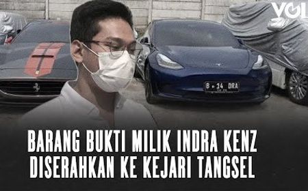 VIDEO: Dua Mobil Mewah Milik Indra Kenz Diserahkan Kejari Tangsel Sebagai Barang Bukti