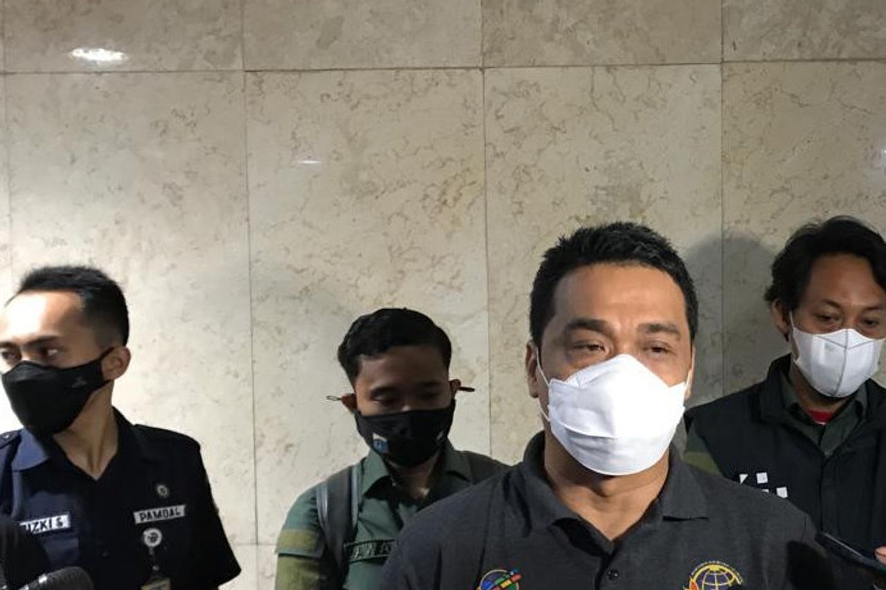 集水域がナマズの池になるため、DPRDの議長からの提案を受けて、ワグブ・リザの反応は何ですか?