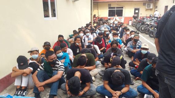 Anticipating Students And Anarcho Groups Participate In Student Demonstration In Jakarta, Tangerang Police Deploy 680 Personnel In Several Guard Posts