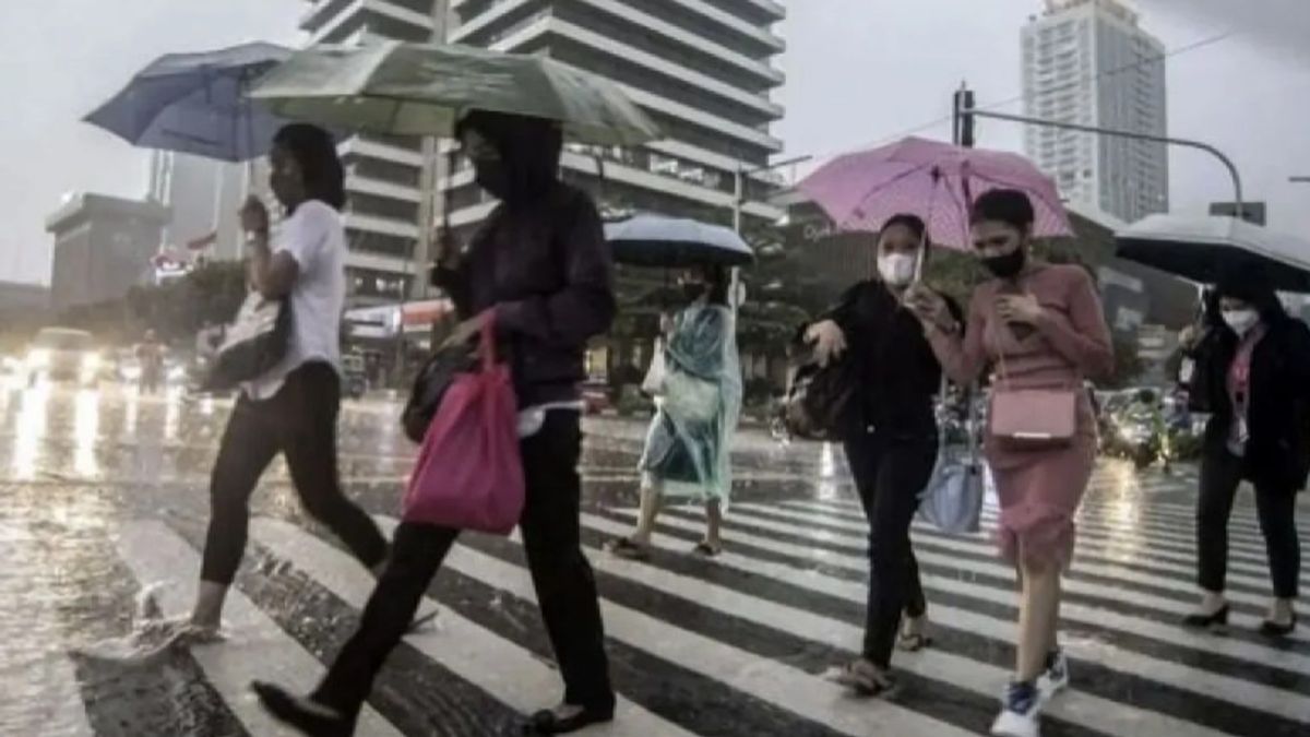 BMKGは、インドネシアの大部分の地域が今日軽度の雨の可能性があると予測しています