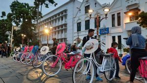 Berkah Libur Tahun Baru, Penyedia Jasa Sepeda Ontel di Kota Tua Penghasilannya Rp400 Ribu Satu Hari