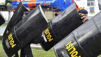 La Police, TNI Et Satpol PP Gardent De Près La Zone Du Bloc M Et De Kemang La Veille Du Nouvel An