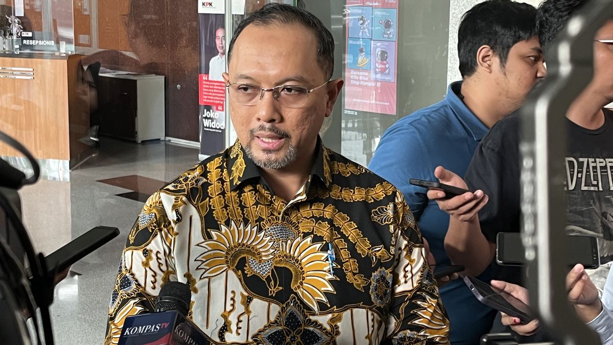 KPK a saisi 1 milliard de roupies et 9 650 euros liés à des affaires de corruption dans le gouvernement de la ville de Semarang