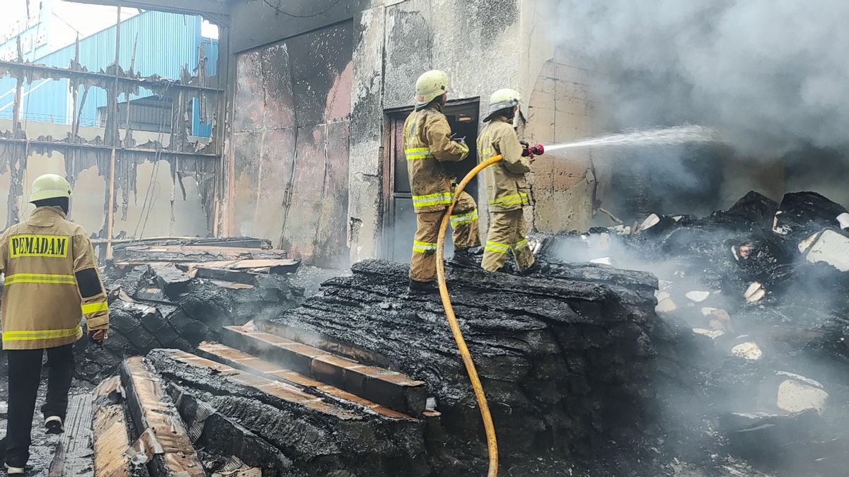 Wallpaper Warehouse In Jakut Burns, Losses Reach Tens Of Billions