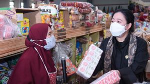 Setelah Resmikan Pasar Banyumas, Puan Beli Sawi dan Kacang Panjang