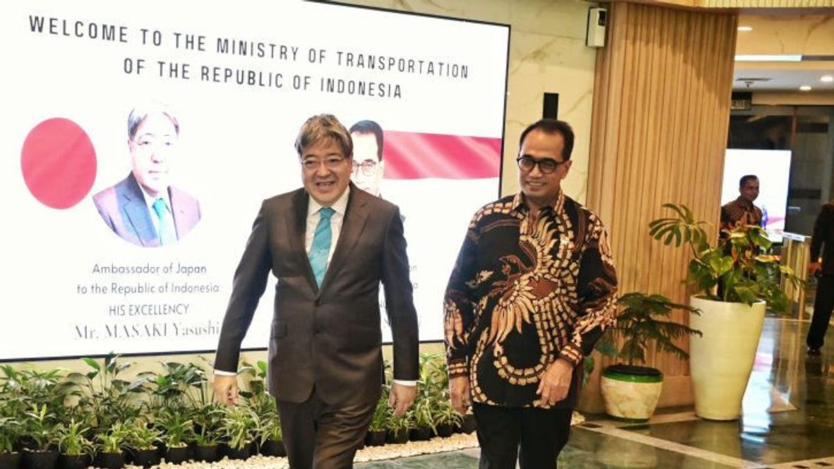 Budi Karya会见日本驻印尼大使,讨论运输部门的合作