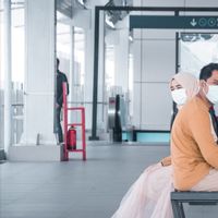 PPKM Mikro, Pemprov DKI Wajibkan Ojol Jaga Jarak 1 Meter saat Tunggu Penumpang