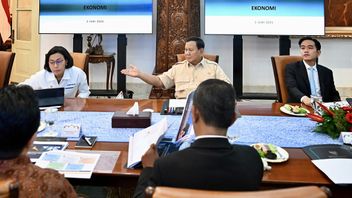  Presiden Prabowo Berikan Paket Stimulus Ekonomi Rp24,44 Triliun untuk Jaga Pertumbuhan