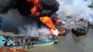 Ganjar Instruksikan DKP Bantu Nelayan Korban Kebakaran Kapal di Tegal