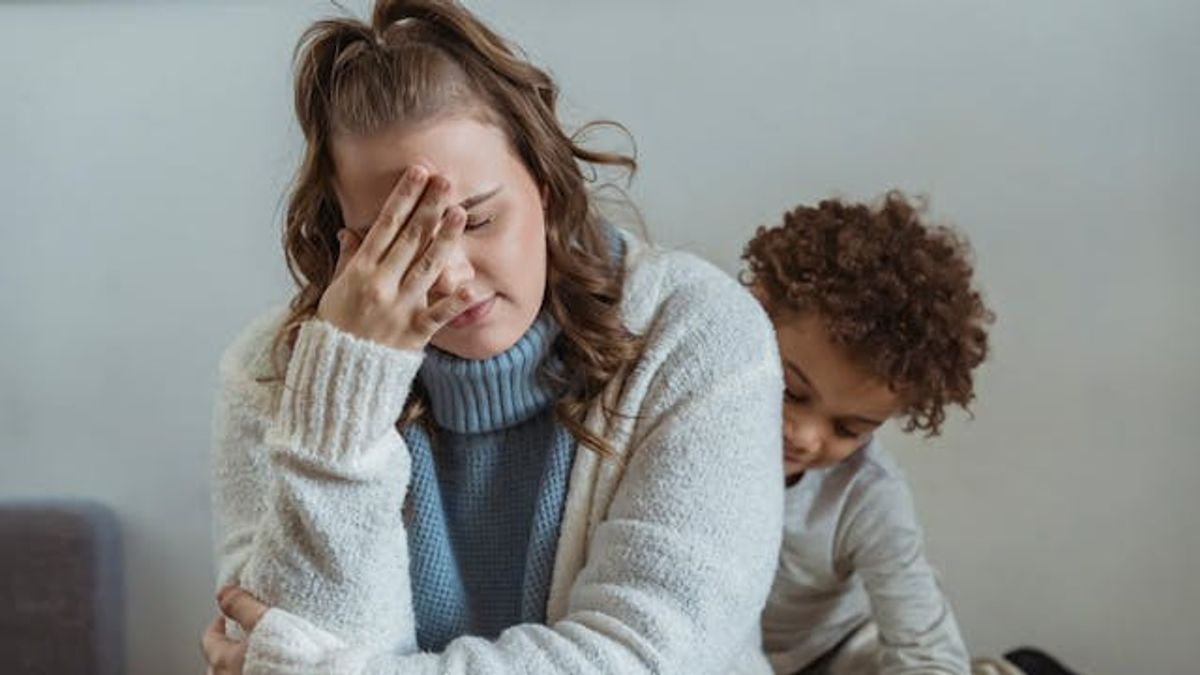Masuk Musim Flu, Ini Tips bagi Orang Tua Atasi Stres saat Hadapi Anak yang Sedang Sakit