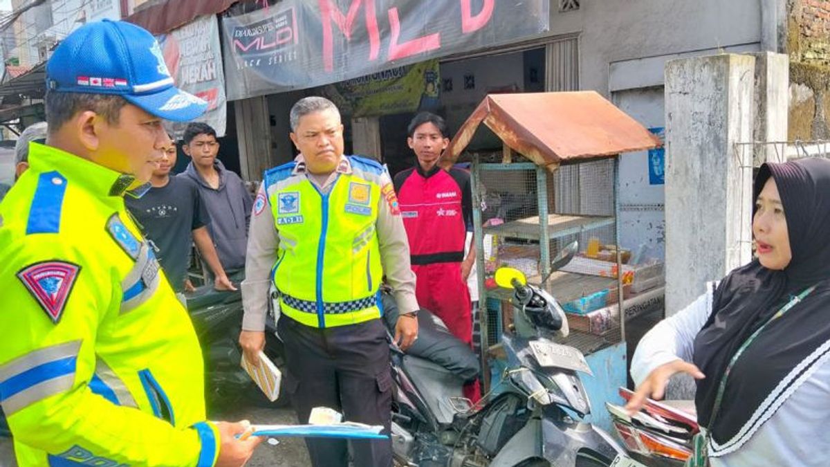 d’une voiture d’oleng gauche s’est heurtée par une jambe à Purwokerto, 2 personnes tuées