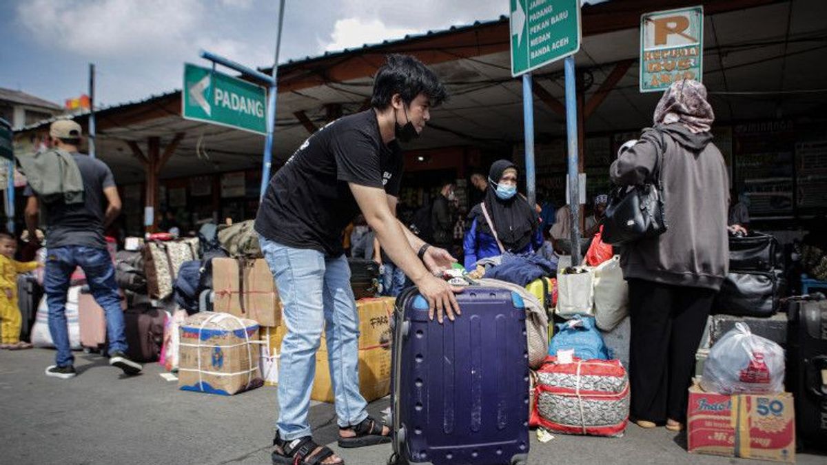 The Number Of Passengers At Kalideres Terminal Increases Fourfold