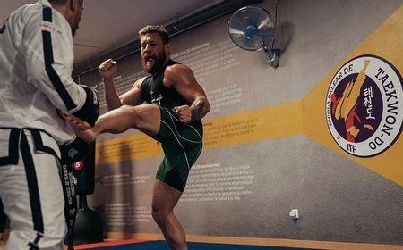 Tendangan Belum Sempurna, Conor McGregor Beri Indikasi Belum Bisa Kembali ke Octagon