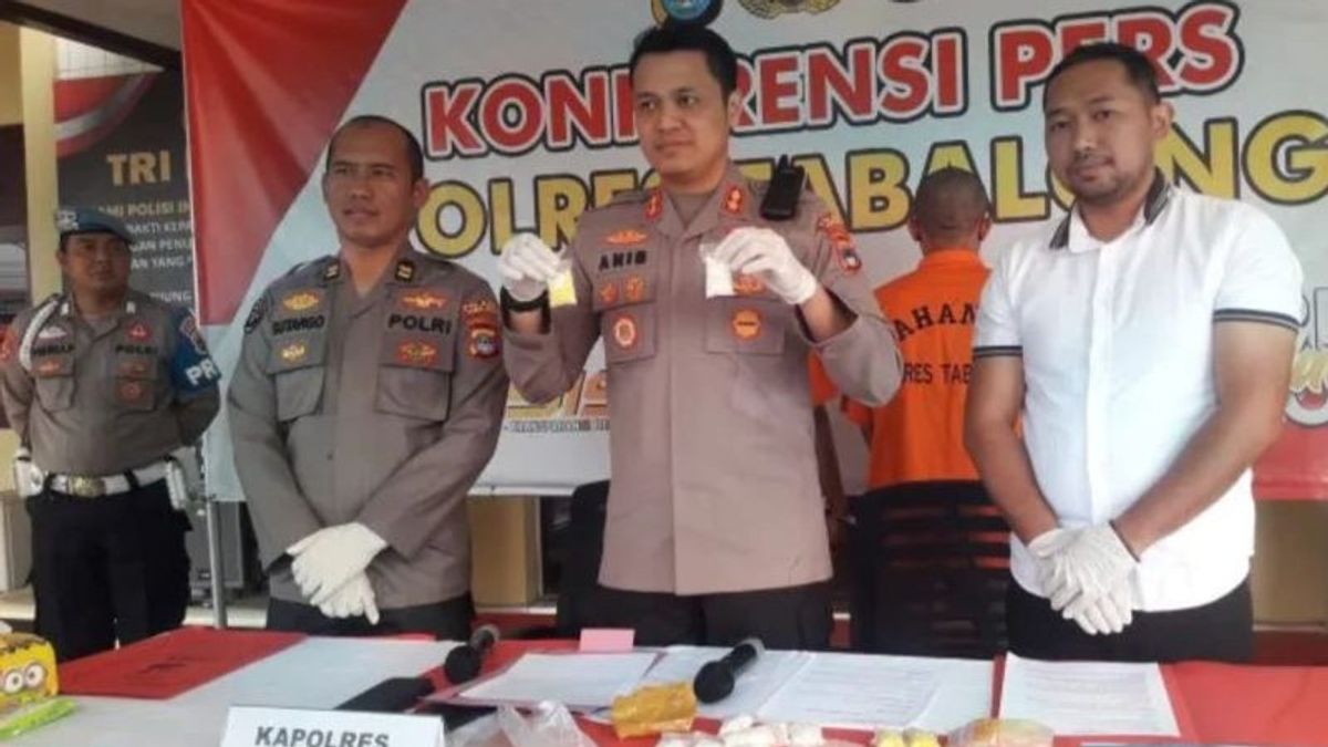 Selling Forbidden Drugs To Students And Young Tabalong South Kalimantan, 2 Perpetrators RM And JW Were Arrested By The Police