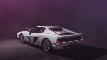 80年代回归的闪电:法拉利Testarossa Bianco准备交手