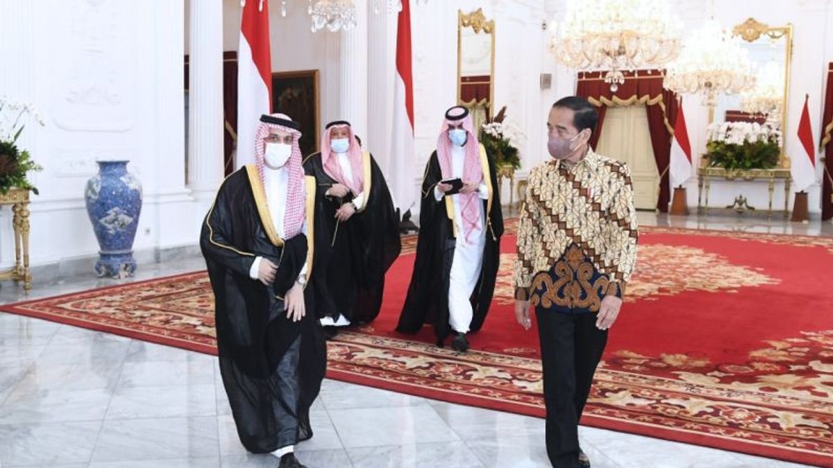 Jokowi Temui Menlu Arab Saudi di Istana Merdeka Bicarakan Haji dan Ekonomi