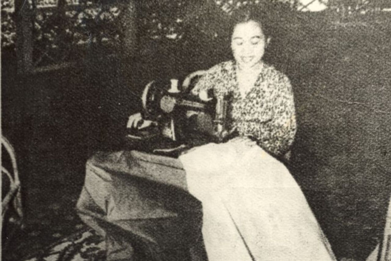 インドネシア独立の歴史:ファトマワティ夫人が縫った赤と白の旗の物語
