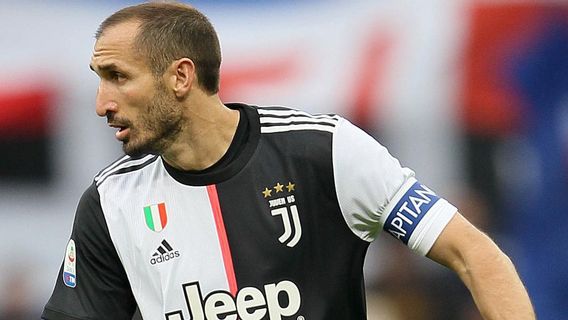 Il N’est Pas Approprié Pour Un Capitaine Comme Chiellini De Dire Mal Sur Balotelli Et Melo