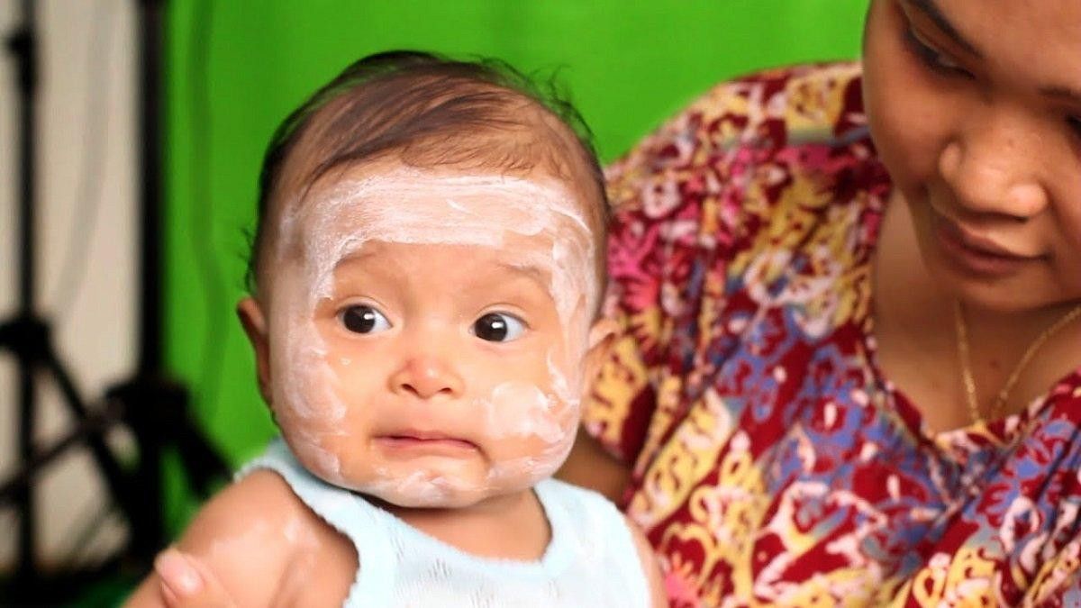 How To Make A Baby Bedak Mask With Ordinary Water, Here's The Step