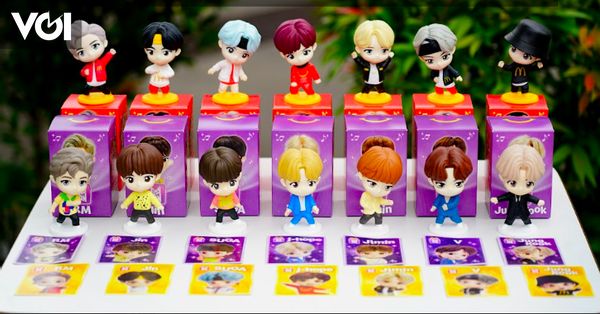 Btsのタイニータン図は収集可能で、RMからチョン・クックまで完全です