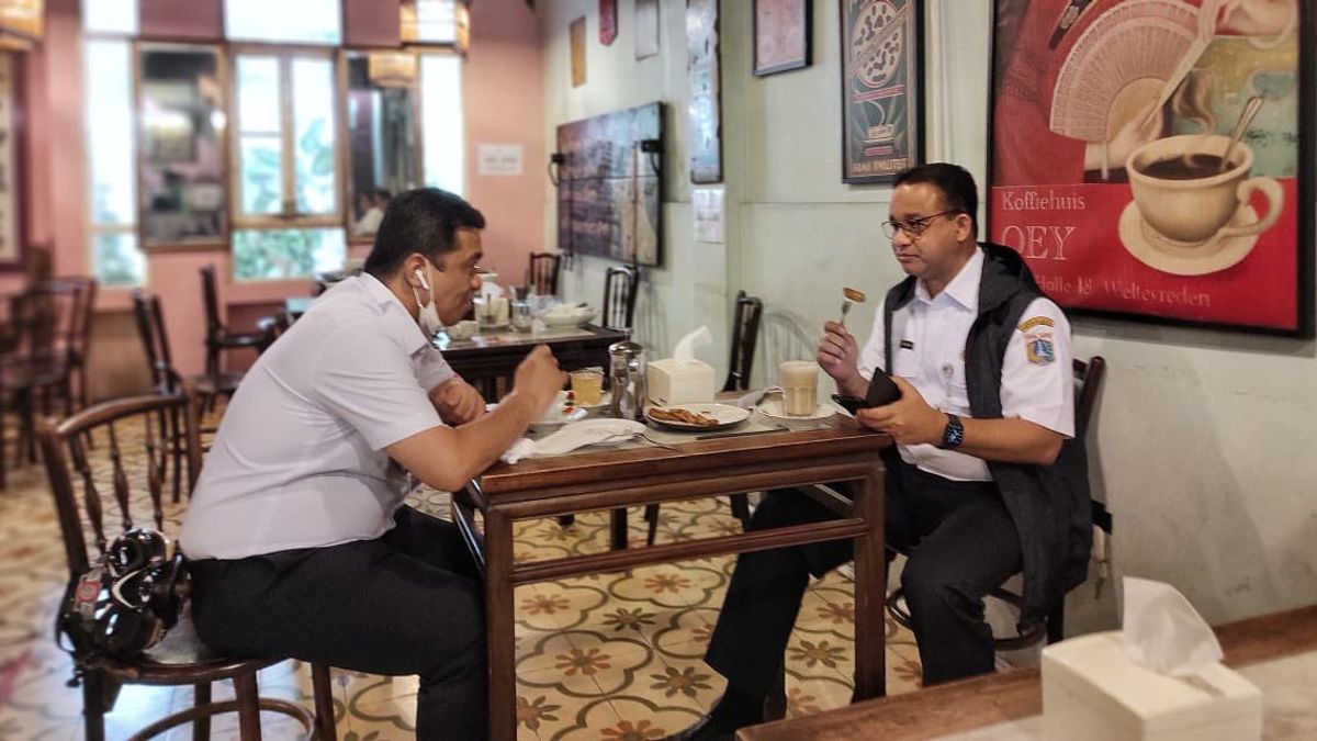 Anies Exhibe Le Café Avec Son Adjoint Riza Patria, Netizen: Money Formula E Can How Much Pisgor?
