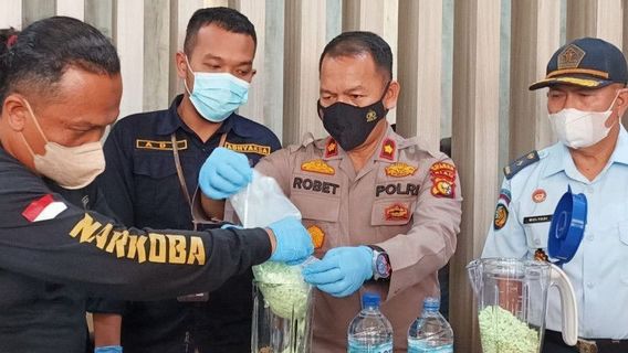 Riau Meranti Islands Police Destroy 4,000 Ecstasy Pills