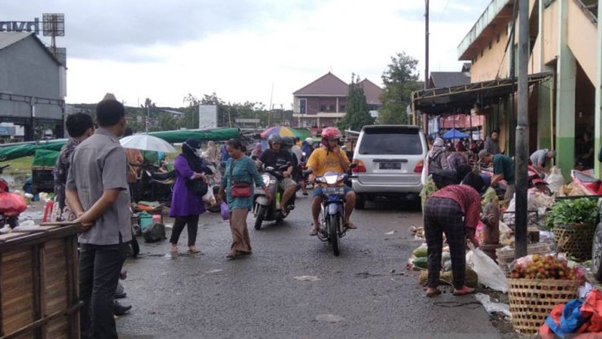 Pemkab Kudus Batal Lakukan Relokasi, Pedagang Sayur Masih Bisa Cari Rezeki di Pasar Bitingan  