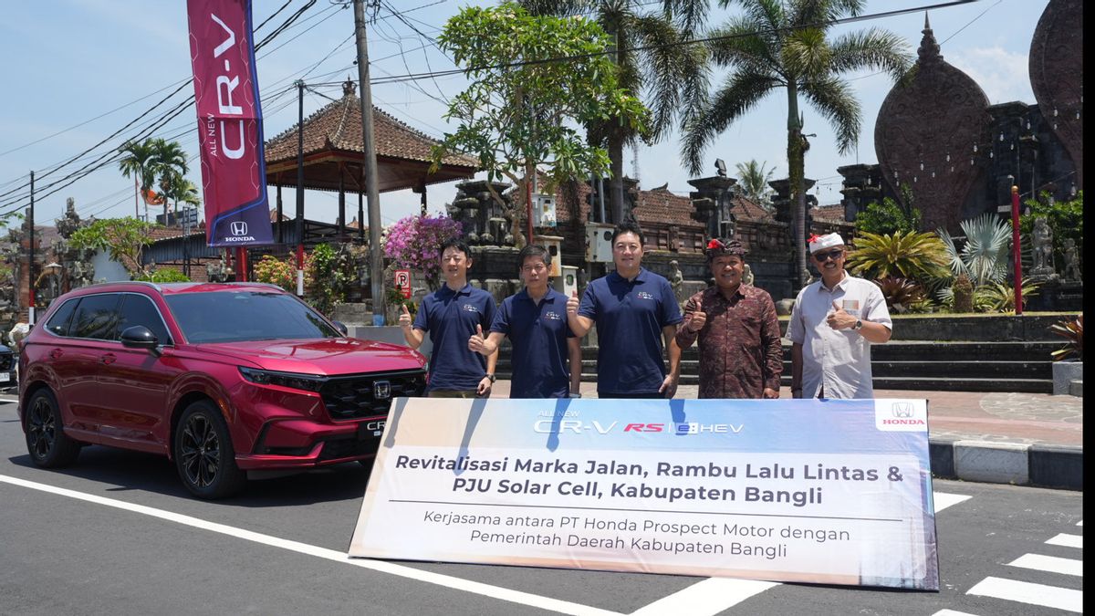 Support Highway Security, Honda Holds A Market Revitalization Program And Traffic Rambu In Bali
