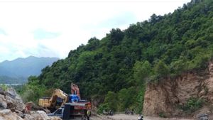 Polisi Evakuasi Korban Tewas Tertimpa Runtuhan Batu Galian C di Aceh Besar